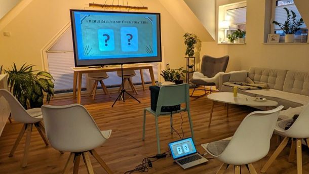Tipps: Wie man einen PowerPoint-Karaoke-Abend mit Freunden organisiert
